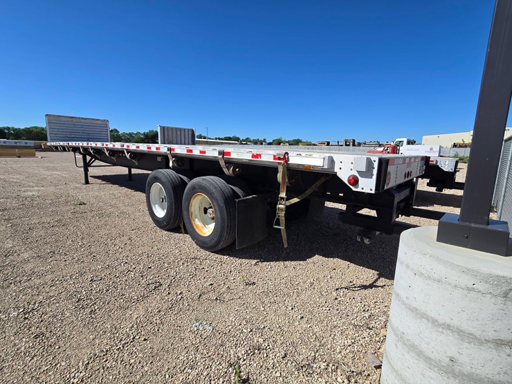 2013-great-dane-flatbed-image-4