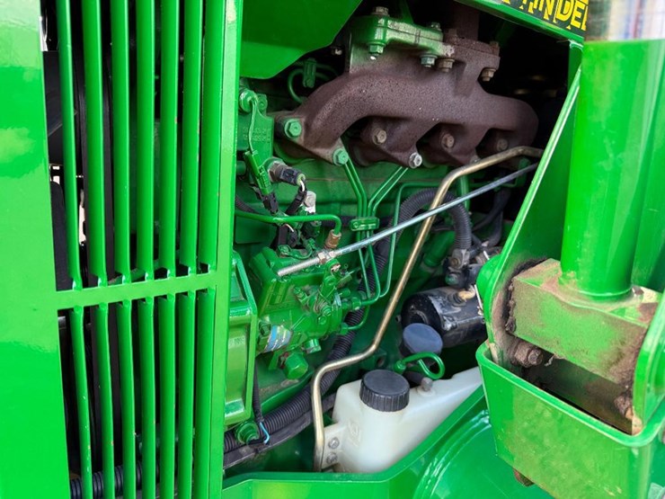 john-deere-6403-image-32