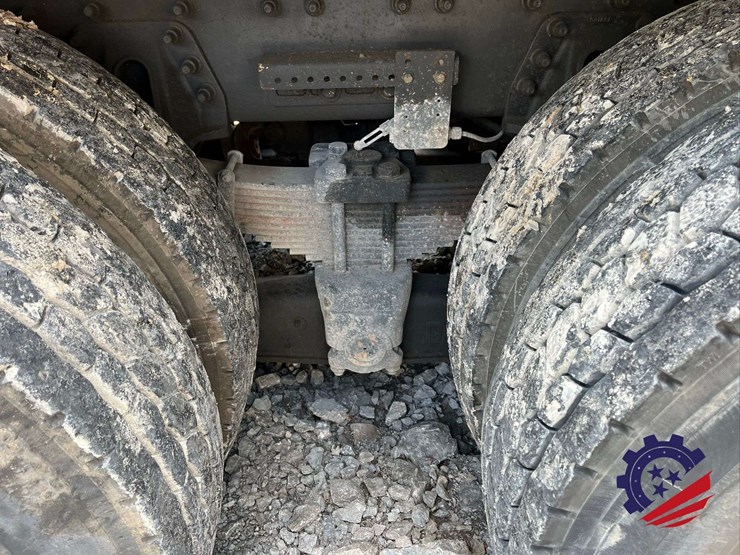2009-international-sf637-t/a-hydrovac-truck-image-12