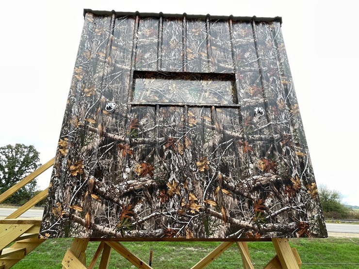 #1281-•-6'-x-6'-deer-blind-on-tower-with-steps-image-5