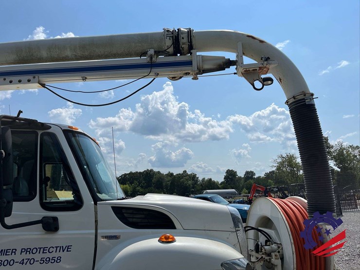 2009-international-sf637-t/a-hydrovac-truck-image-49
