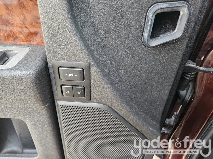 2010-ford-flex-image-24