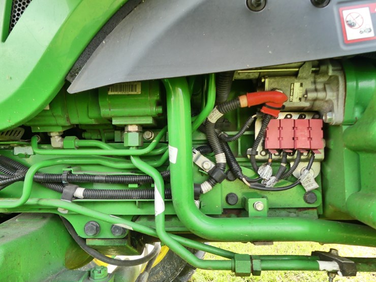 john-deere-4044m-image-13