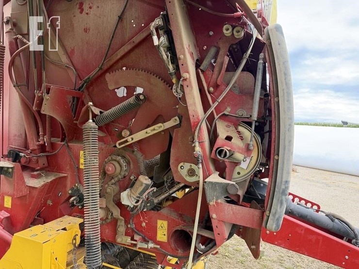 2015-new-holland-roll-belt-560-image-12