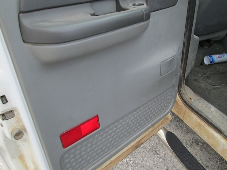 2004-ford-f350-image-22
