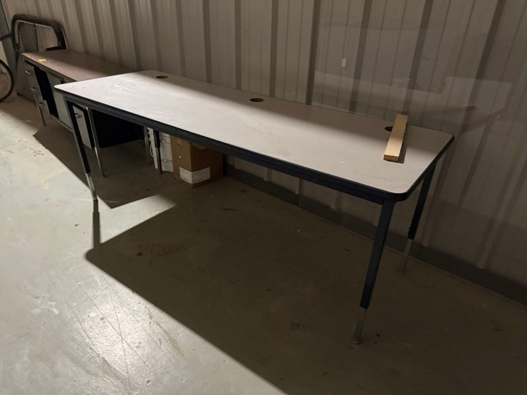 #42121-•-lot-of-desk,-chair-&-table-image-2