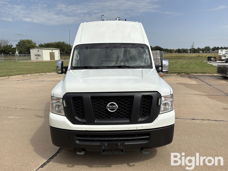 2017-nissan-nv2500-image-2