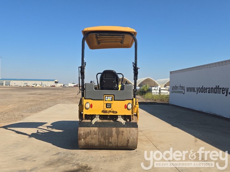 2018-caterpillar-cb34b-image-4