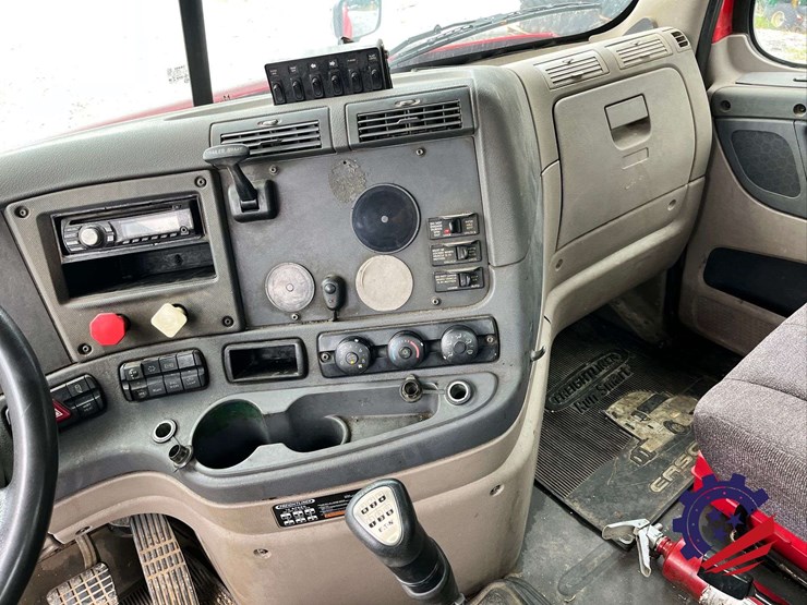 2014-freightliner-cascadia-t/a-truck-tractor-image-69