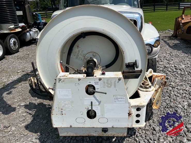 2009-international-sf637-t/a-hydrovac-truck-image-16