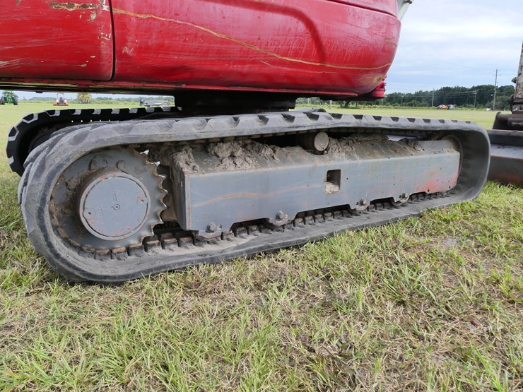 takeuchi-tb240-image-5