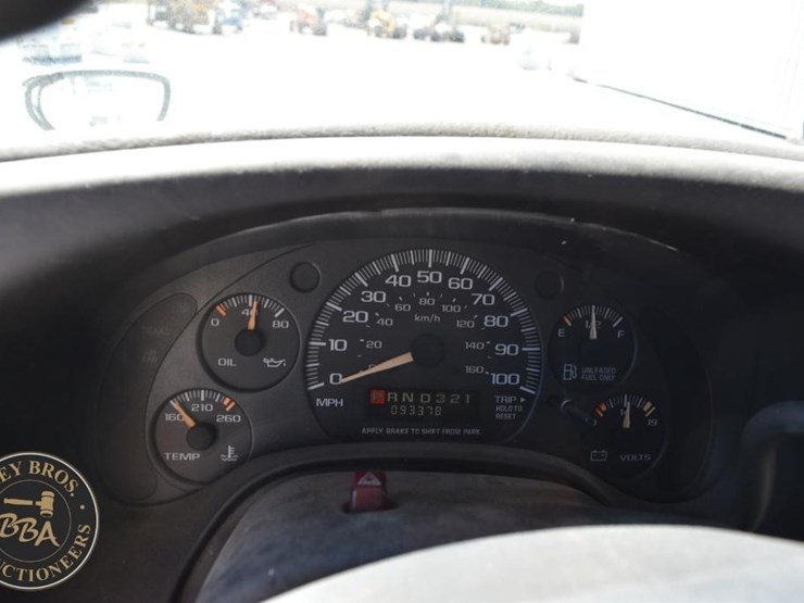 2001-chevrolet-3500-image-21