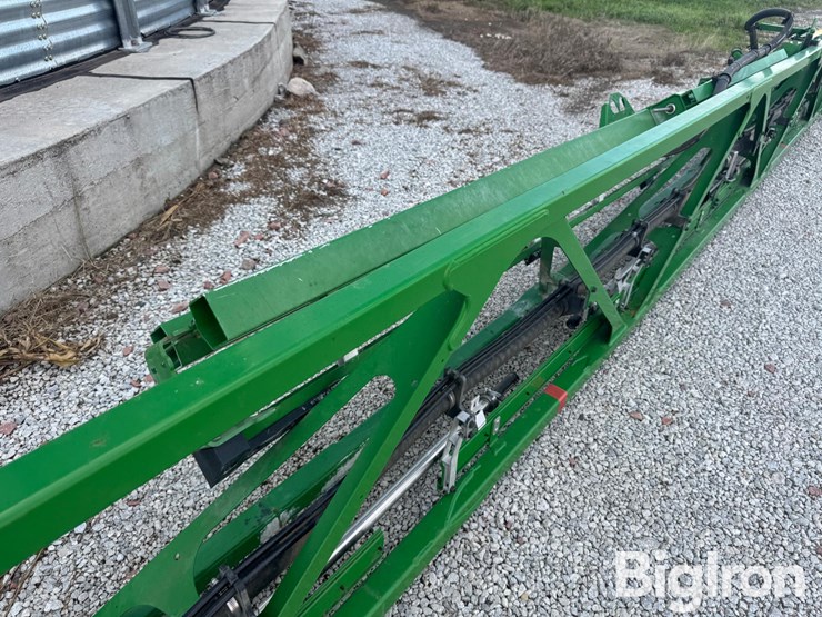 2020-john-deere-r4038-image-16
