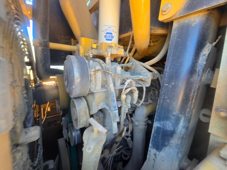 2006-caterpillar-963c-image-30