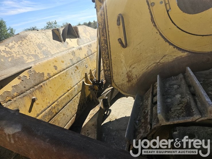 2010-caterpillar-d7e-image-29