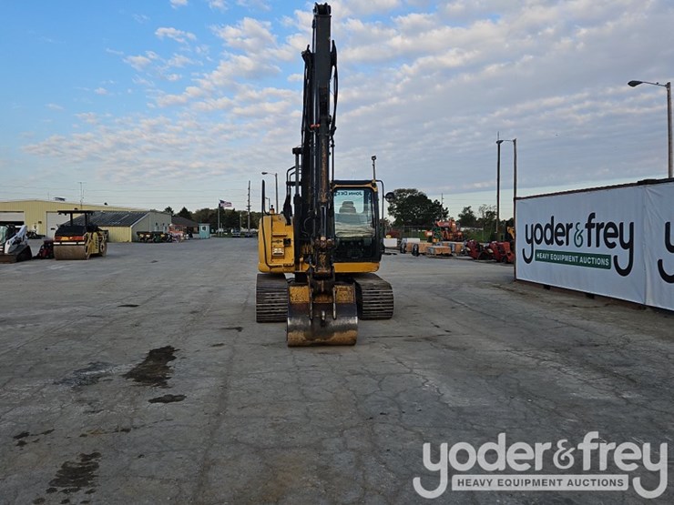 2016-deere-135g-image-8