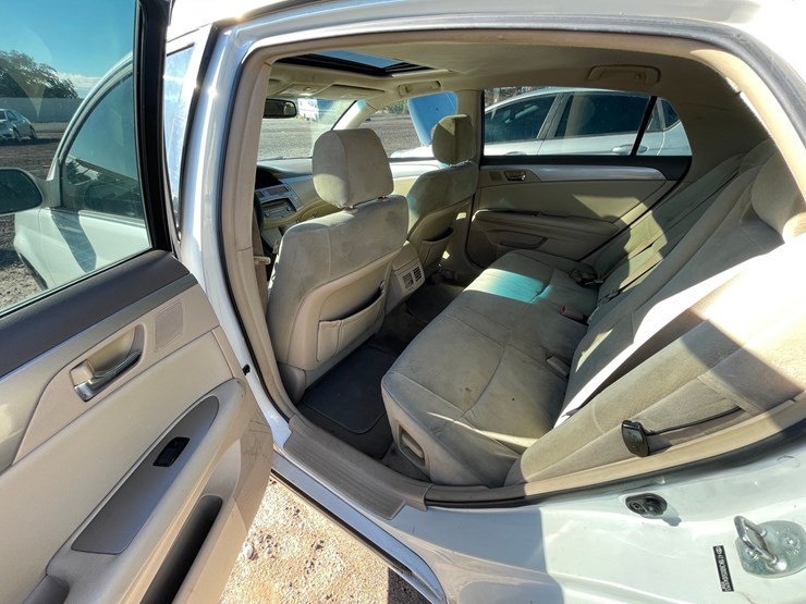 #2762-•-2005-toyota-avalon-(title-in-delay)-image-49