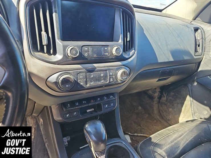 2022-chevrolet-colorado-image-16