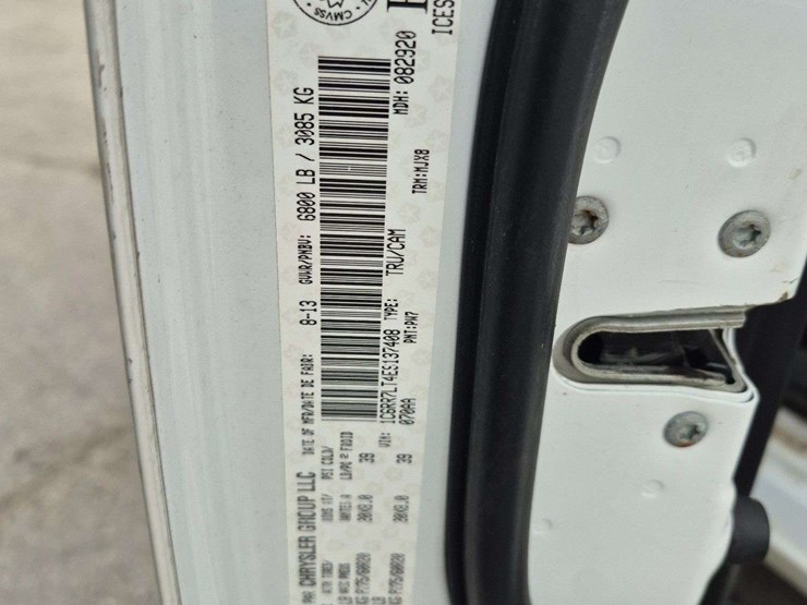 2014-dodge-1500-image-16