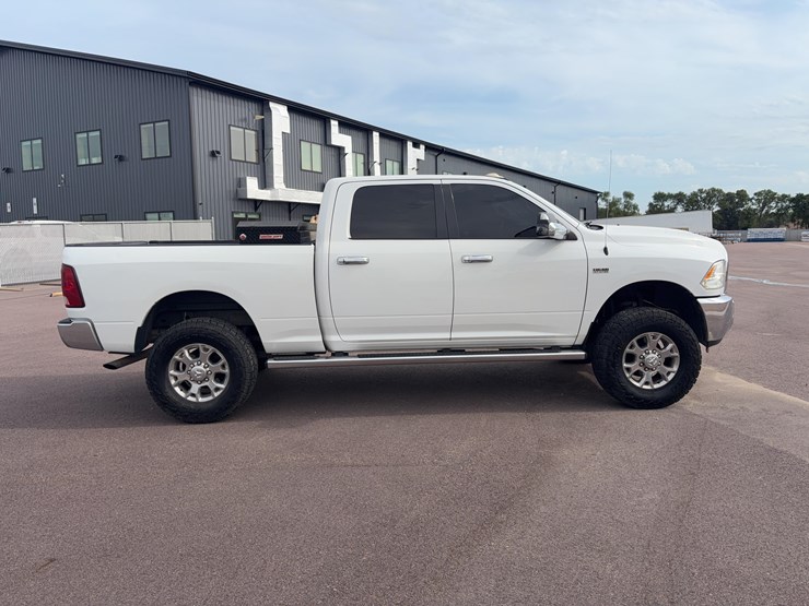 2014-dodge-1500-image-4