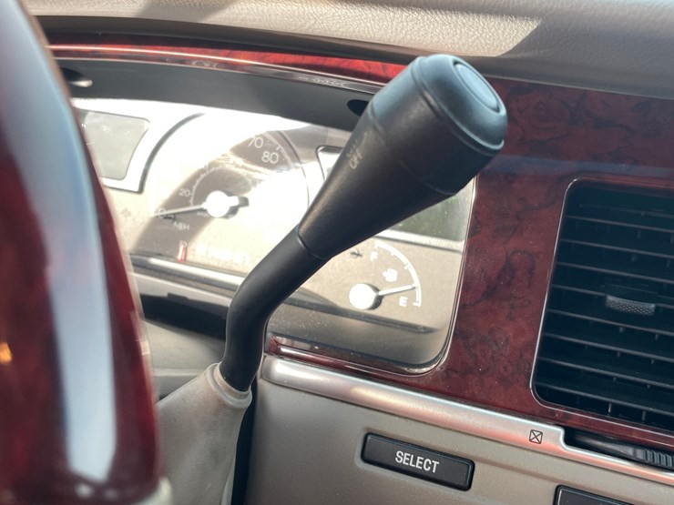 #201-•-2005-lincoln-town-car-(has-wi-title)-image-61