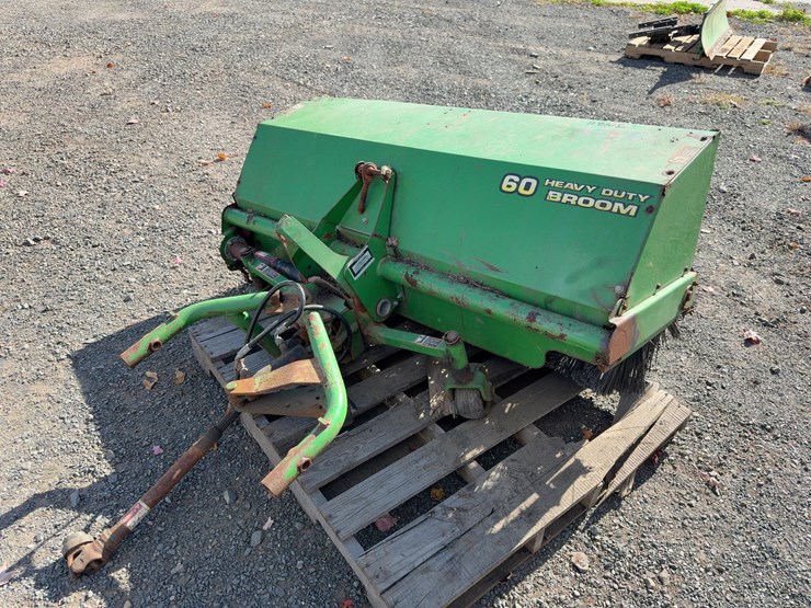 john-deere-1575-image-12