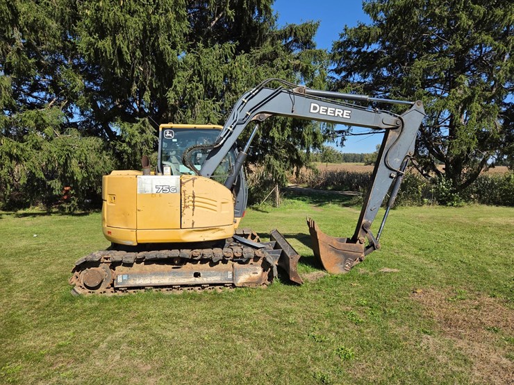 2017-deere-75g-image-3