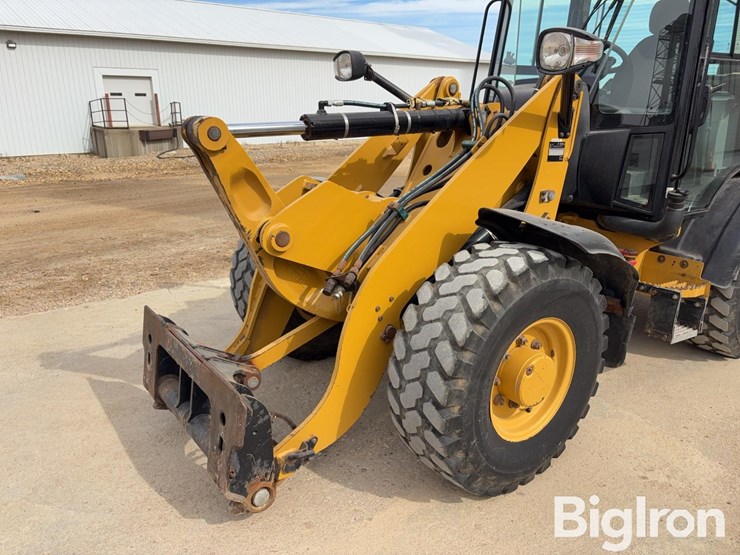 2017-caterpillar-906m-image-9
