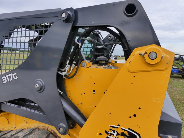 deere-317g-image-8