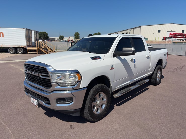 2019-dodge-2500-image-1