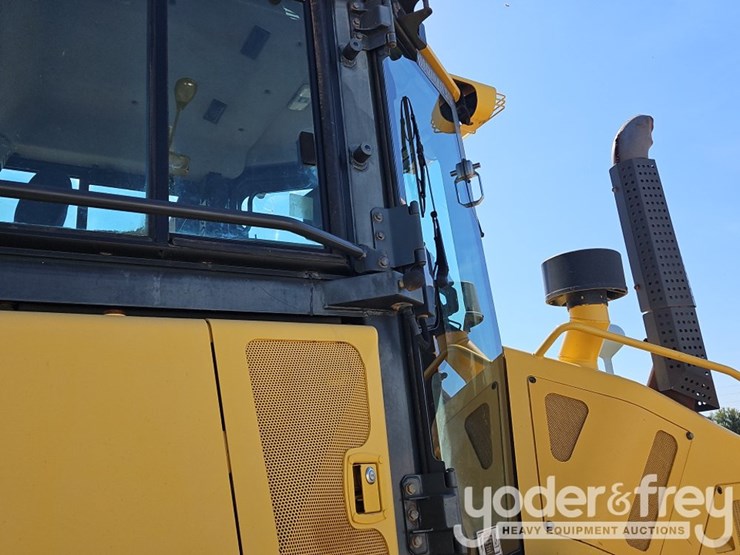 2015-komatsu-d61pxi-23-image-18