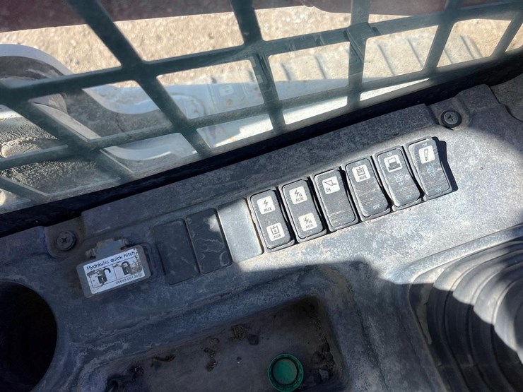2017-takeuchi-tl12v2-image-26