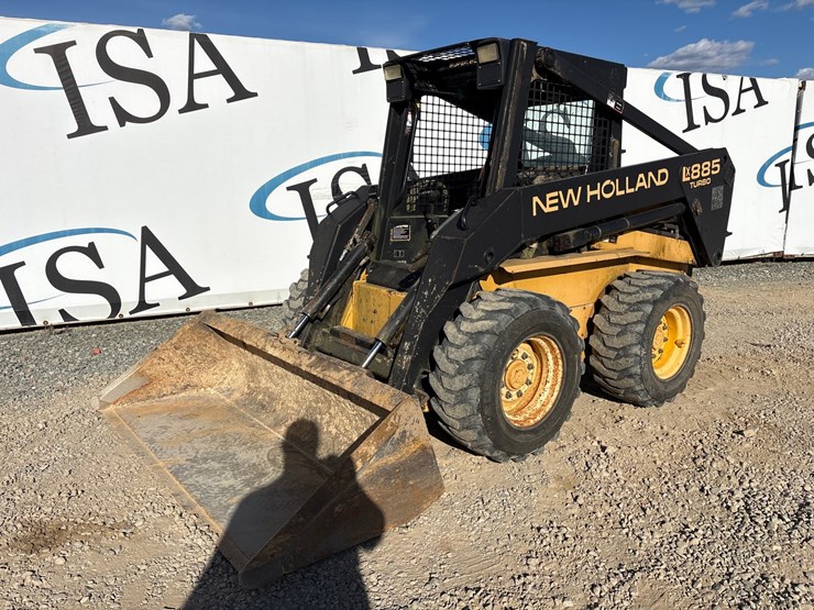 new-holland-lx885-image-1
