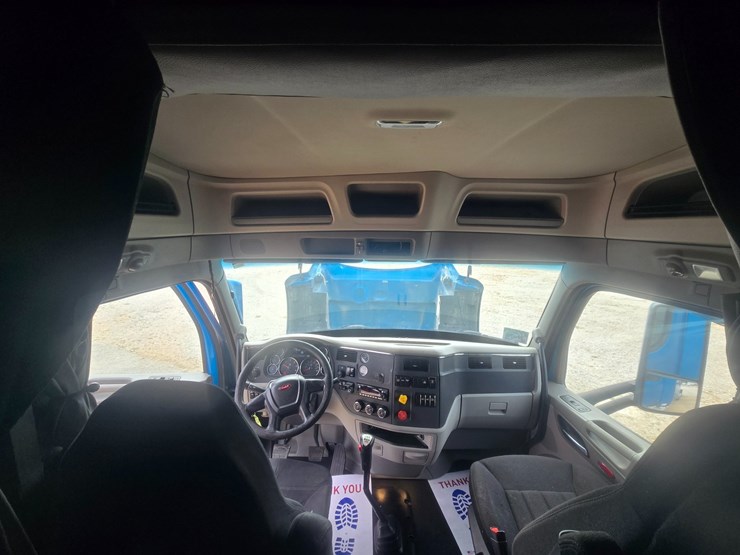 2020-peterbilt-579-image-68