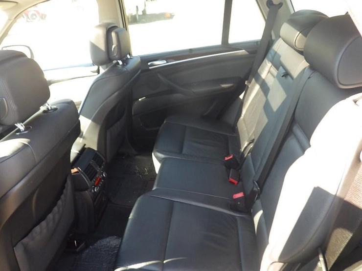 2011-bmw-x5-image-21