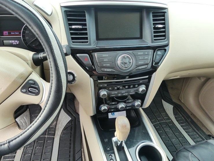 2014-nissan-pathfinder-image-14