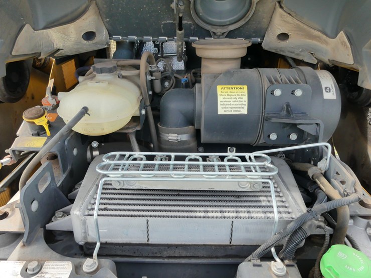 2025-deere-333p-image-11