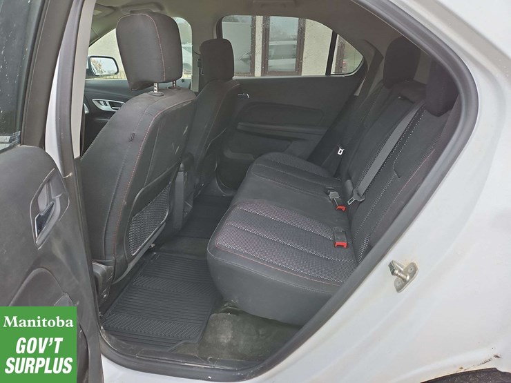2017-chevrolet-equinox-image-24