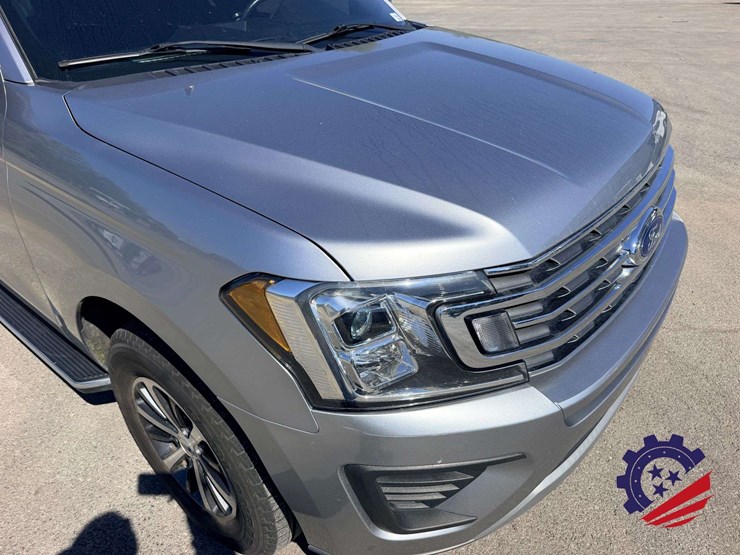 2021-ford-expedition-xlt-image-10