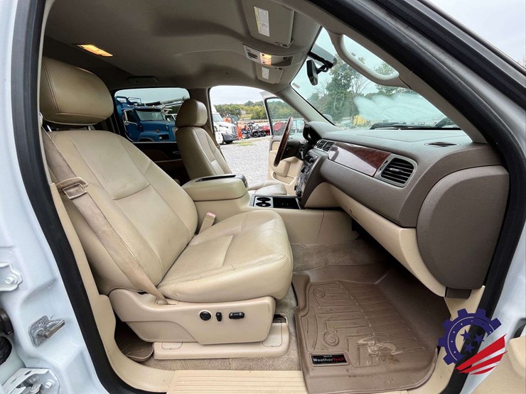 2013-chevrolet-silverado-z71-/-4x4-/-3500hd-pickup-image-41