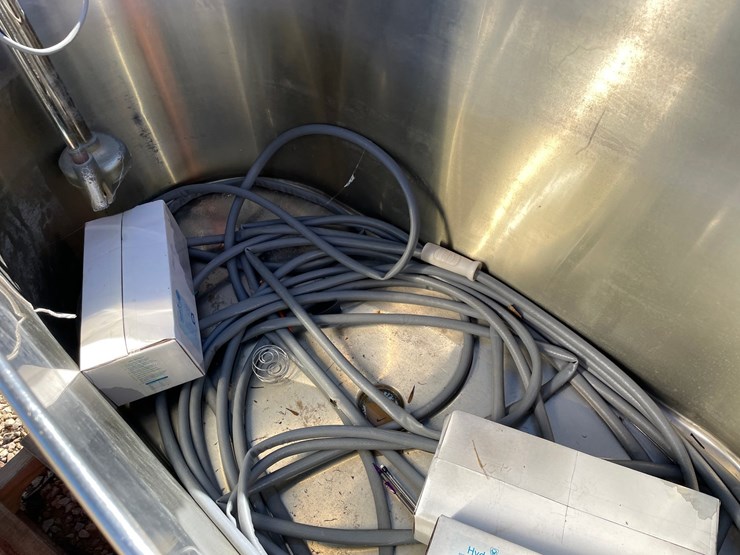 #3005-•-whitehall-sports-whirlpool-image-9