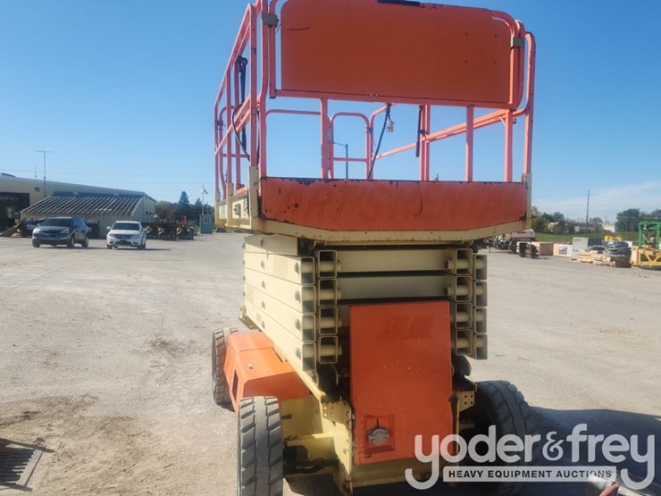 2015-jlg-4069le-image-3