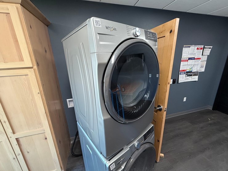 whirlpool-smart-washer/dryer-set-image-3