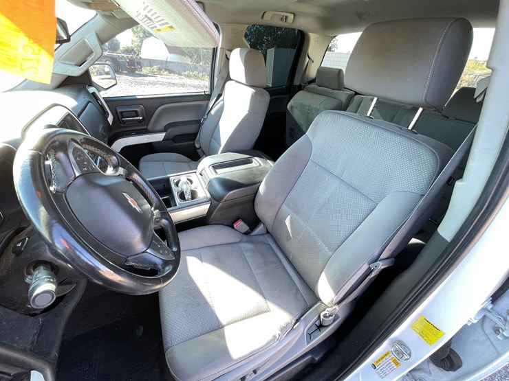 #2754-•-2015-chevrolet-silverado-(title-in-delay)-image-31