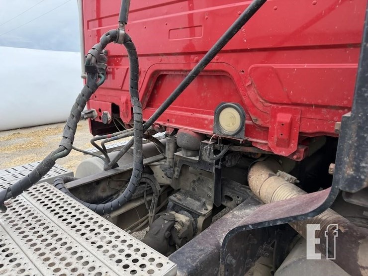 2000-freightliner-fl112-image-6