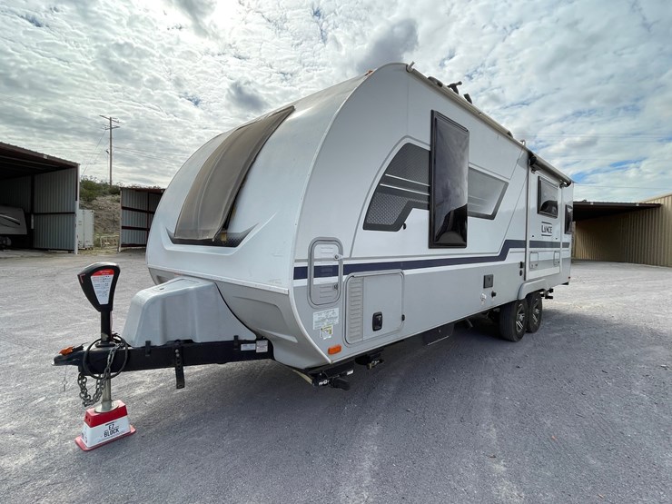#2824-•-2022-lance-travel-trailer,-(has-new-mexico-title)-image-124