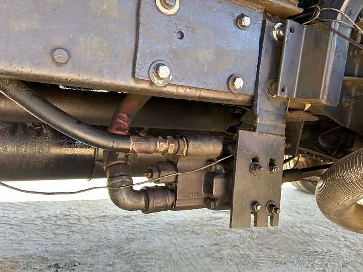 1989-mack-r688st-image-40