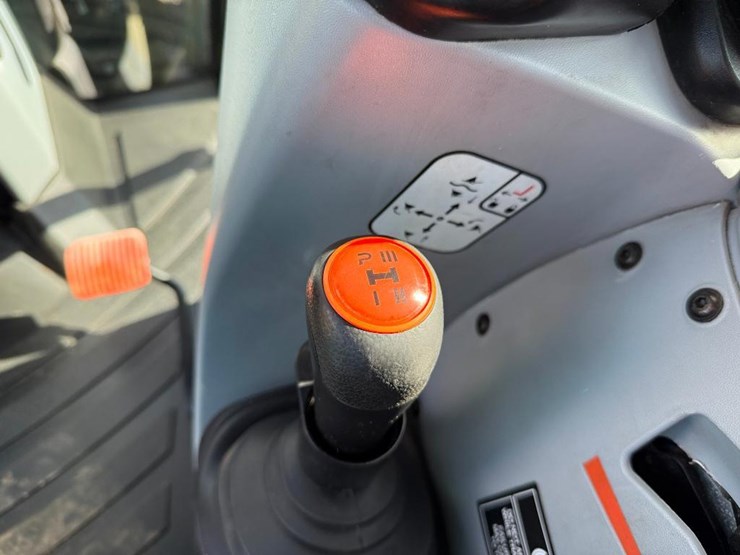 new-holland-t4.110-image-63
