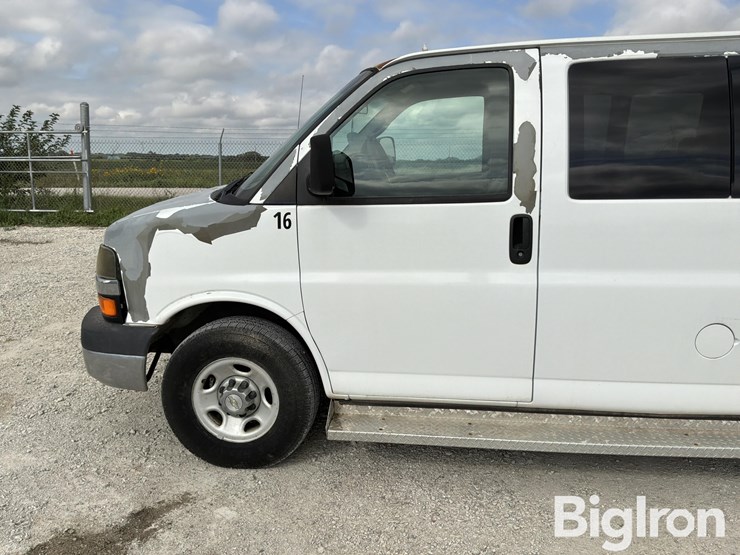 2009-chevrolet-express-g3500-image-10