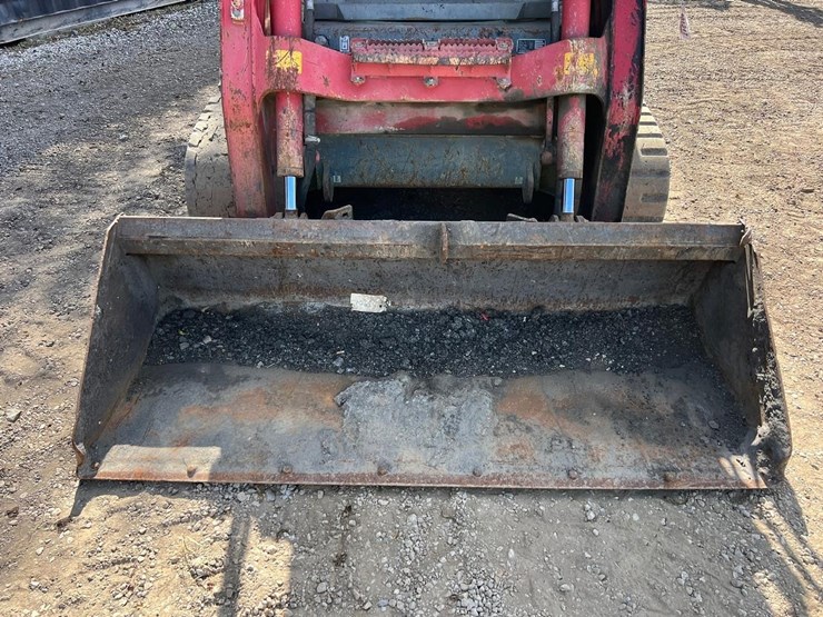 2017-takeuchi-tl12v2-image-12